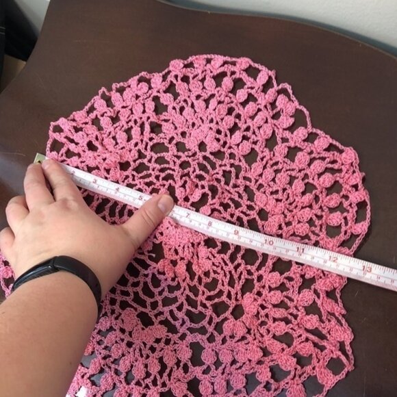 Handmade pink delicate crochet doily - Picture 2 of 2
